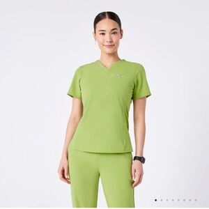 Figs matcha Everly Slim V-Neck Scrub Top